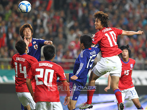 サッカー 朴智星が抜けた韓国 中盤争いで劣勢 日本と０ ０引き分け 韓国のスポーツニュース 韓国旅行 コネスト