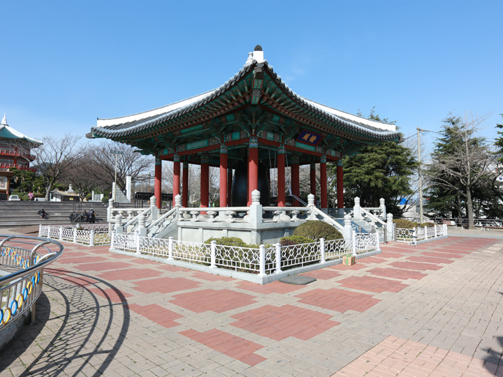 釜山タワー・龍頭山公園｜南浦洞(チャガルチ市場)(釜山)の観光スポット