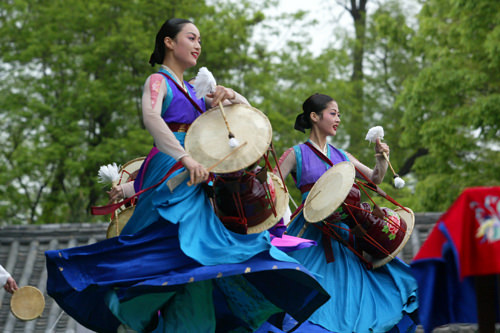 韓国の伝統舞踊 | 韓国の伝統芸能 | 韓国文化と生活｜韓国旅行「コネスト」