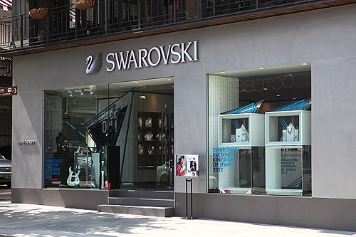 Swarovski スワロフスキー カロスキル店 新沙洞 カロスキル ソウル のショッピング店 韓国旅行 コネスト