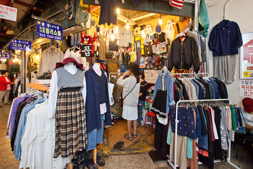 韓国の古着市場でショッピング おすすめショッピングスポット 韓国旅行 コネスト