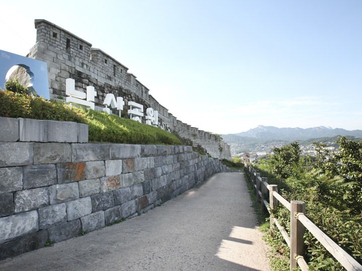 梨花洞 路上美術館 半日散策プラン ソウルおすすめエリア 韓国旅行 コネスト