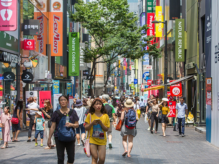 夏休みシーズンで賑わう明洞をチェック Now ソウル 韓国旅行 コネスト