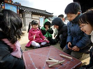 韓国のお正月 旧正月 遊び 名節 旧正月 秋夕 韓国文化と生活 韓国旅行 コネスト